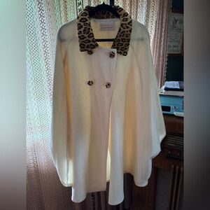 VTG Roaman's Cream Cape with Leopard Print Accents
